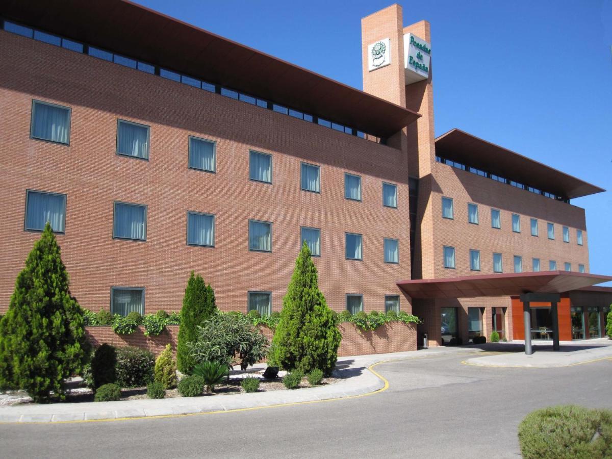 Posadas De Espana Pinto Luaran gambar